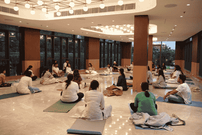Retreat moment